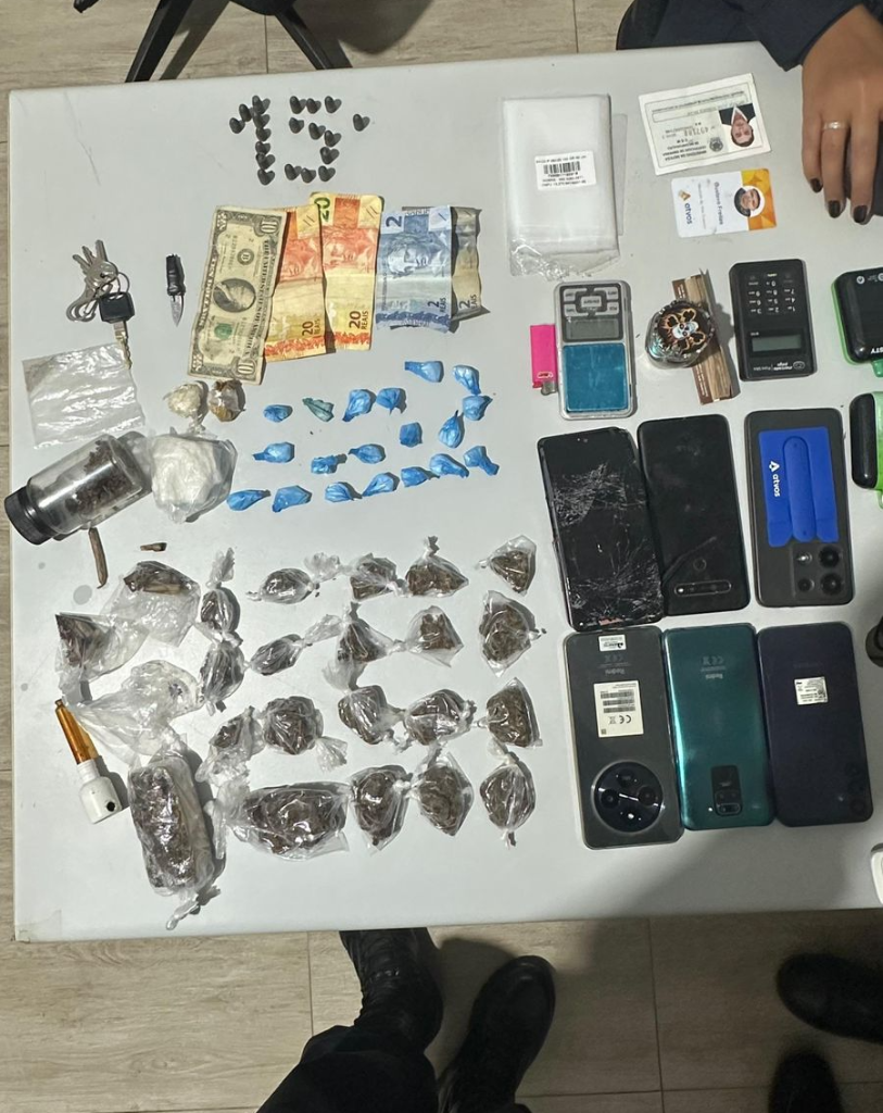 Três homens são presos em flagrante pela PM suspeitos por tráfico.