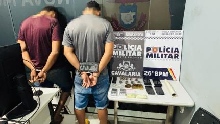 Dupla é presa por tráfico de drogas e associação criminosa.