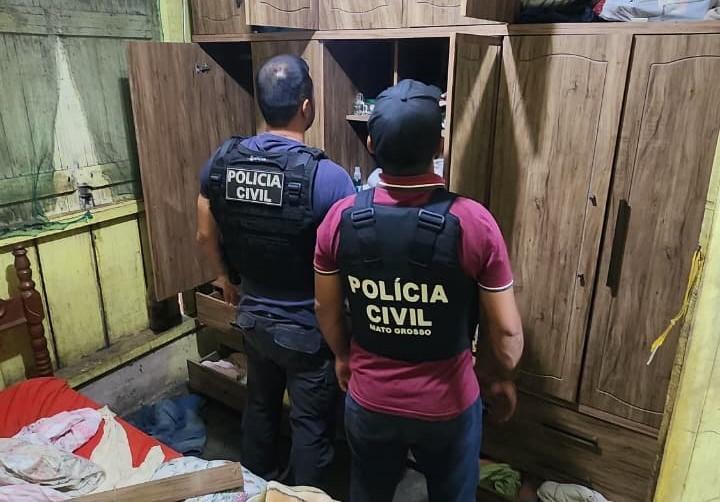 Polícia Civil cumpre mandado de busca e apreensão em Comodoro e apreende armas de fogo e munições.