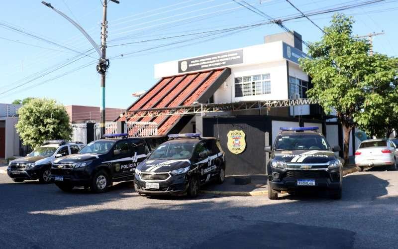 Polícia Civil prende investigado por crime de perseguição e violência psicológica.