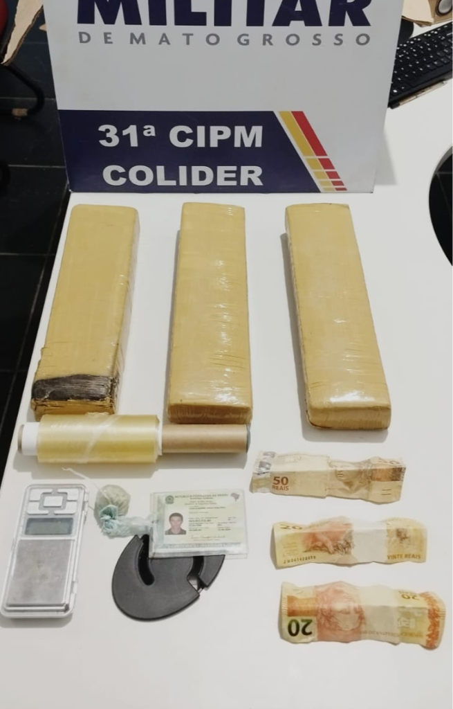 Polícia Militar prende homem com tabletes de maconha após denúncia de briga com o irmão.