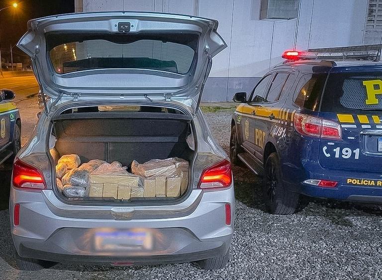 PRF apreende mais de 160 kg de drogas.