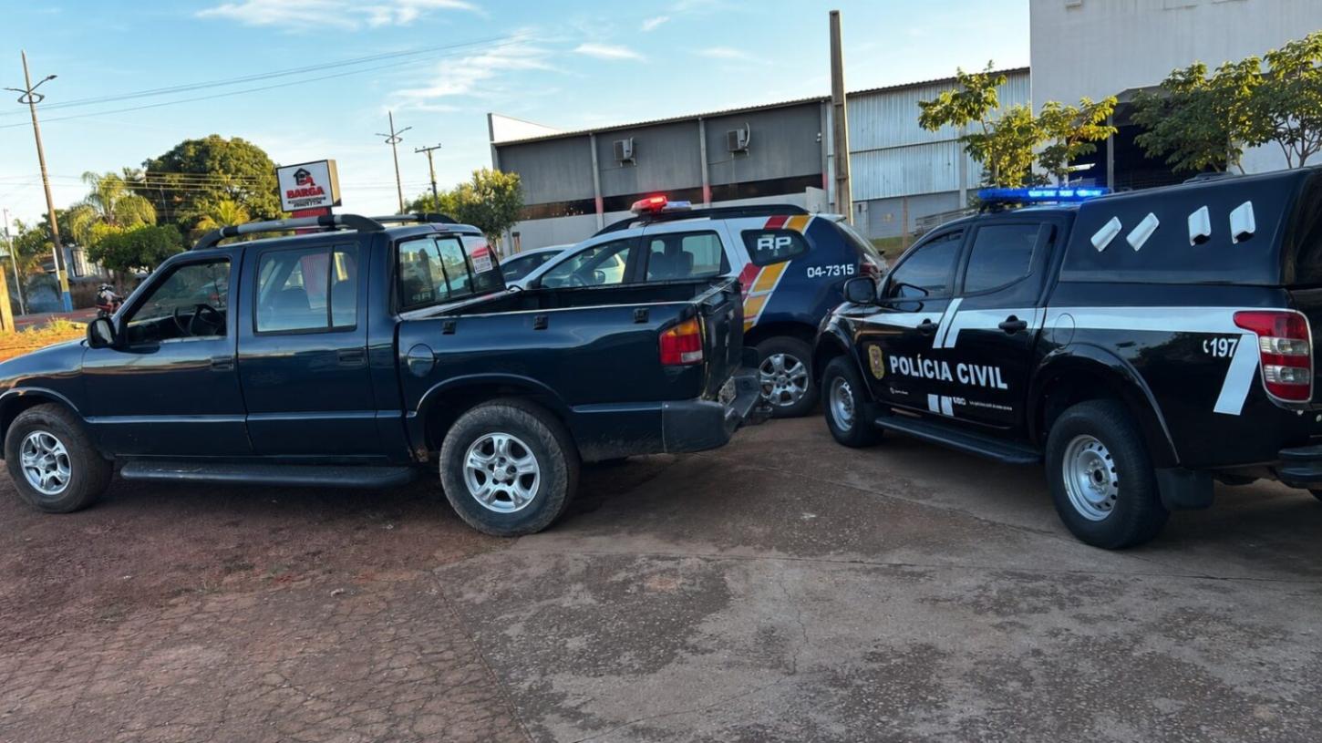 Adolescente de 14 anos é apreendido após furtar caminhonete e esconder veículo em mata.