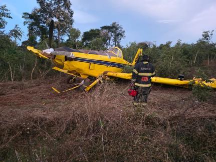 Avião agrícola cai em região de mata no interior do Estado.