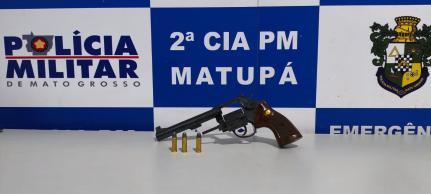 Dupla é presa enquanto seguia para cometer assassinato.