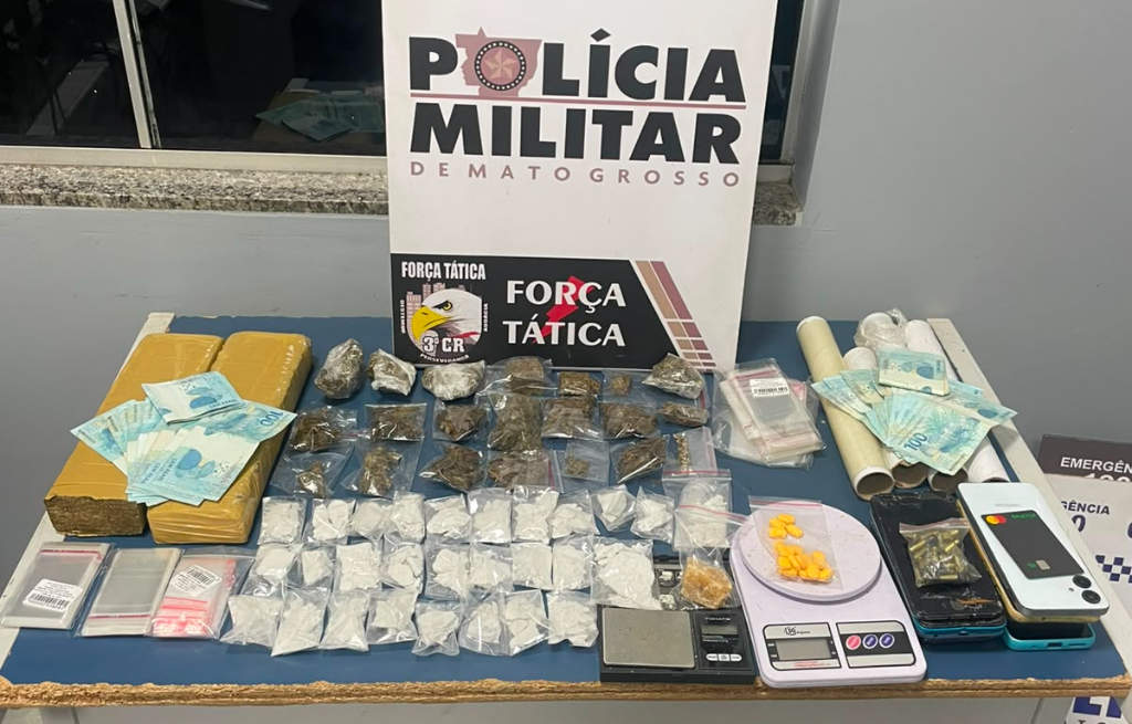 Força Tática prende homem com tabletes de drogas e comprimidos de ecstasy.