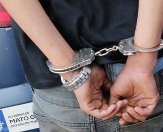 Homem invade casa e assedia menor de 12 anos, ele foi preso pela Polícia Militar.
