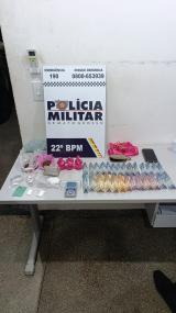 Jovem é presa por tráfico e deixa filha de um ano sozinha em casa.