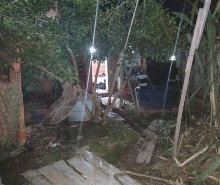 Marido quase mata a esposa com marteladas na cabeça.
