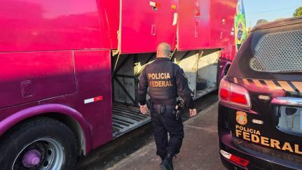 Operação prende 4 por tráfico de drogas e lavagem de dinheiro.