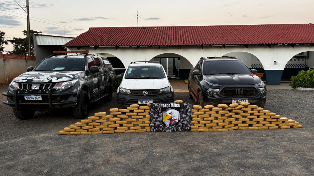 Polícia Militar apreende 146 tabletes de maconha em Campo Novo do Parecis.
