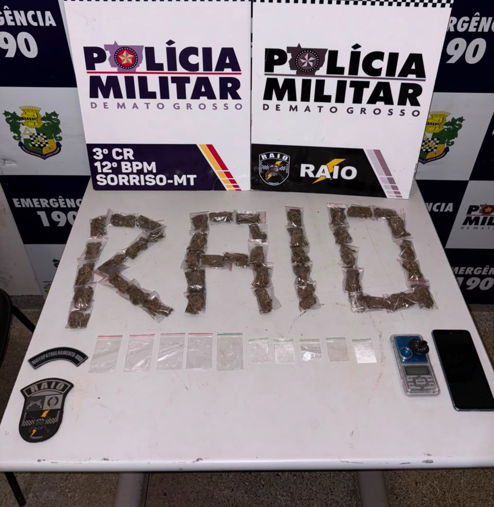 Polícia Militar apreende armas de fogo e 47 porções de drogas.