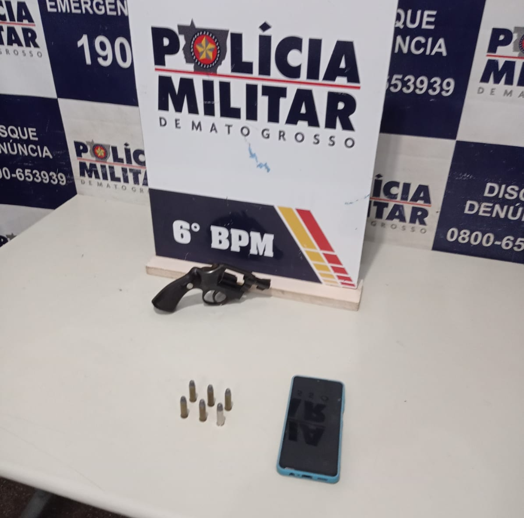Polícia Militar conduz homem e adolescente faccionados à delegacia e apreende revólver em Cáceres.
