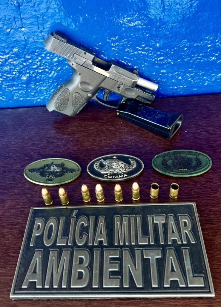 Polícia Militar intercepta acampamento em área ambiental, apreende arma de fogo e munições.