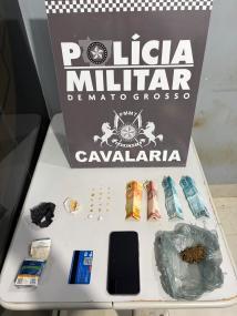 Recém-saído da cadeia é preso novamente por tráfico após resistir à abordagem.