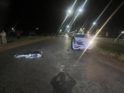 Adolescente bêbado conduzindo caminhonete mata motociclista.