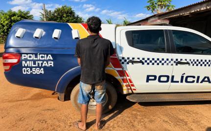 Jovem de 21 anos é preso após matar colega de trabalho com várias facadas.