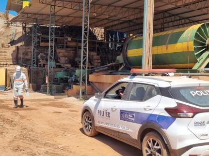 Mineradora é alvo de operação por furto de energia e gerente é levado à delegacia.
