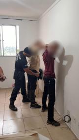 Operação mira grupo suspeito de roubar mais de R$ 95 mil de família.