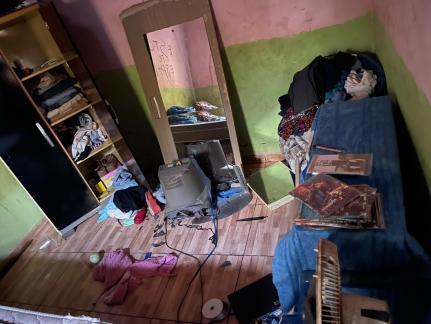 'Pede socorro, que ninguém vai te ajudar', diz homem ao agredir esposa e atear fogo na casa.