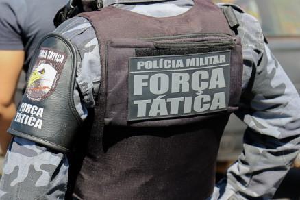 PM prende dupla com cocaína, maconha e 'loló'.