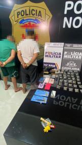 Suspeito é preso após esconder arma no colo de criança.