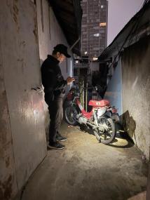 Bandidos invadiram dois apartamentos de luxo e monitoravam moradores.