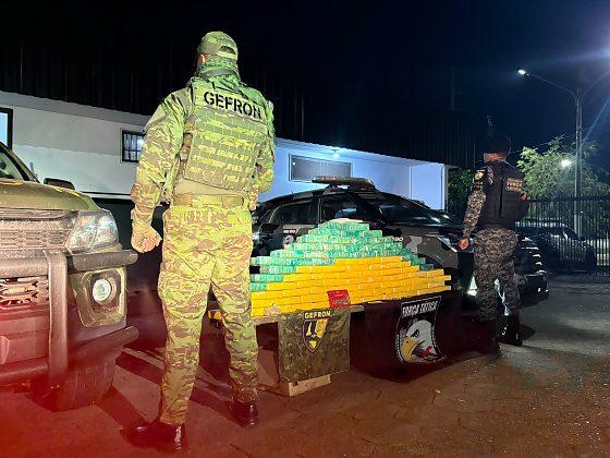 Gefron e Força Tática apreendem 80 tabletes de drogas avaliados em R$ 1,9 milhão.