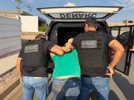 Homem esconde droga no carro da ex para incriminá-la e acaba preso.