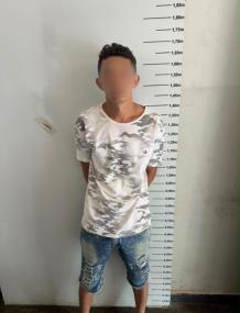 Homem pega faca, tenta matar a esposa e acaba preso pela PM.