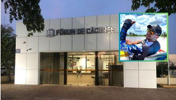 Justiça condena quatro réus por ataque que terminou com morte de jovem e outro ferido em bar em Cáceres.