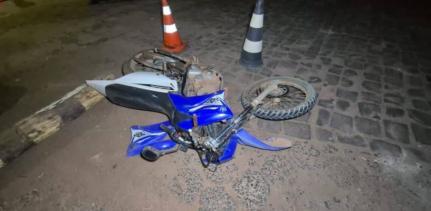 Motociclista morre após se envolver em acidente com carreta.