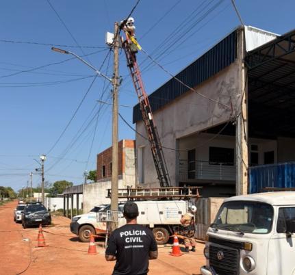 Polícia Civil deflagra operação e mira comércios suspeitos de furto de energia.