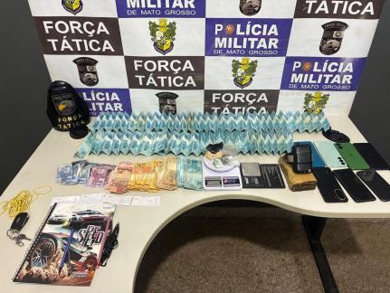 Quadrilha é presa por tráfico de drogas; polícia apreende mais de R$ 10 mil em espécie.