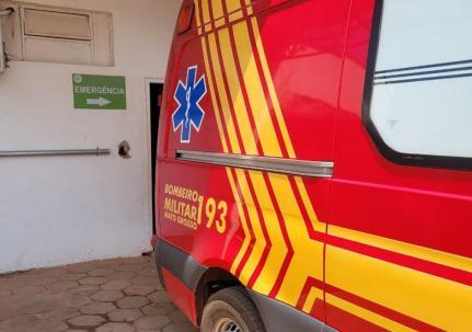 Trabalhador cai de telhado de 5 metros durante obra.