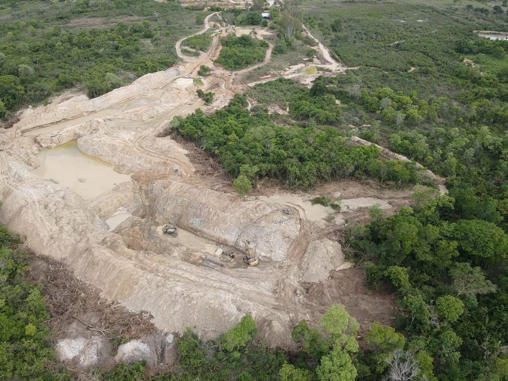Batalhão Ambiental flagra garimpo ilegal em área de preservação e aplica multa de R$ 18 mil.