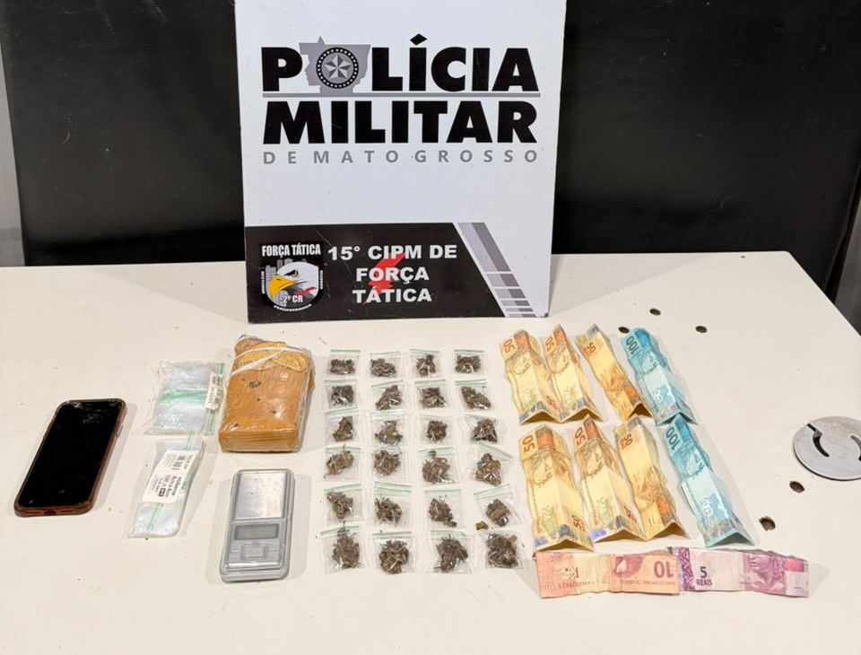 Força Tática apreende adolescente com tablete e porções de maconha.