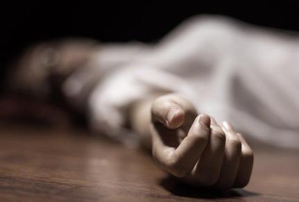 Homem é condenado a 30 anos de prisão por feminicídio da esposa.