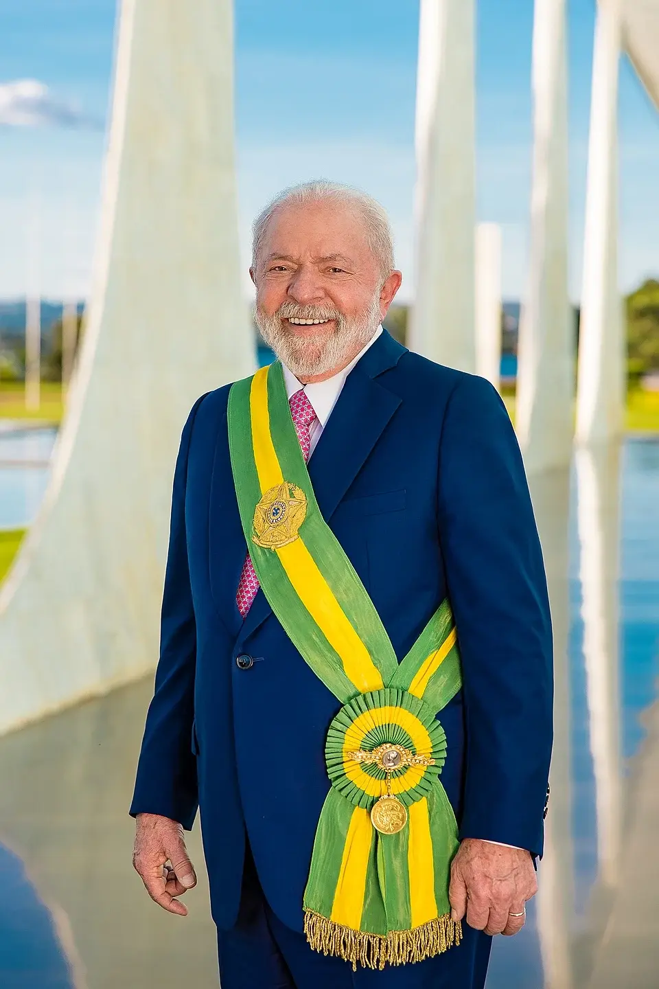 Lula vence Flávio Bolsonaro e conquista quarto mandato como presidente do Brasil.