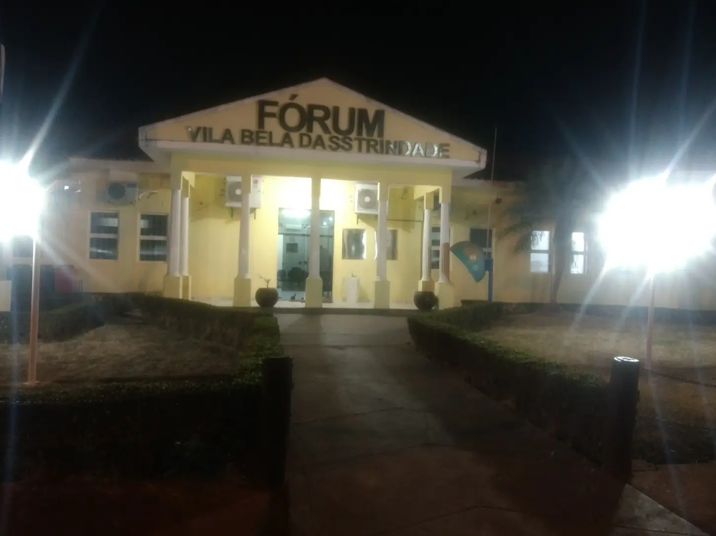 Mulher é presa durante cumprimento de mandado no Fórum de Vila Bela.