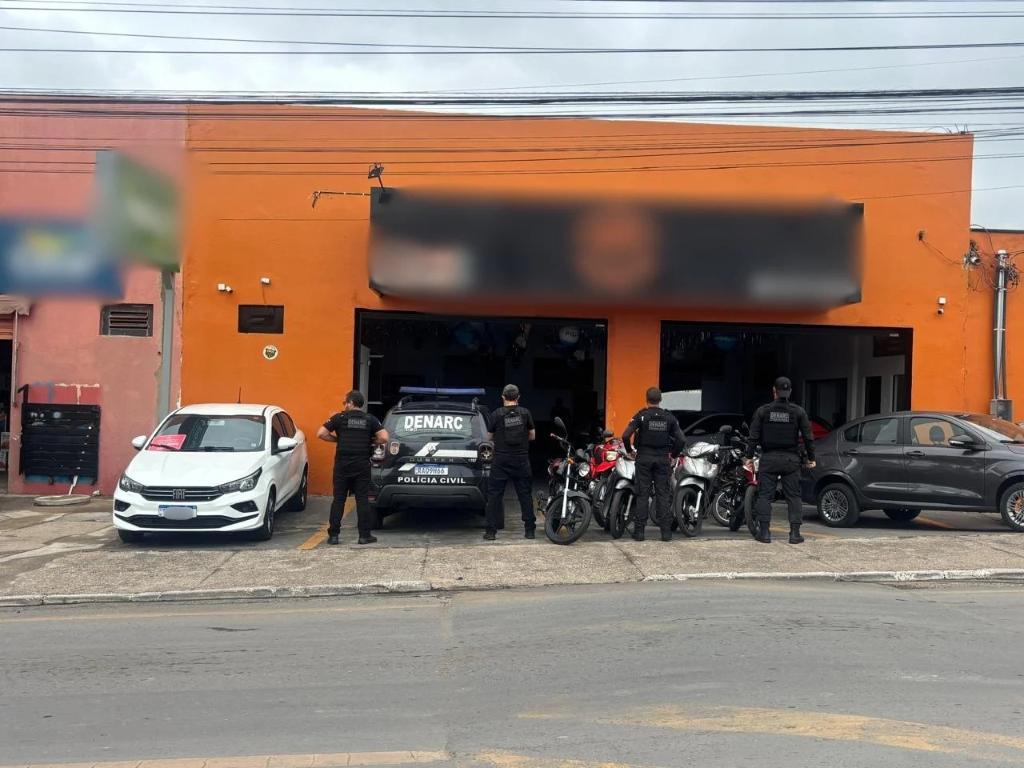 Polícia Civil cumpre 11 mandados em MT contra grupo investigado por tráfico e lavagem de dinheiro.