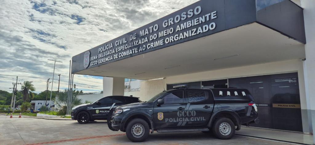 Polícia Civil cumpre mandados contra advogados suspeitos de falsificar de decisão judicial para favorecer líder de facção.
