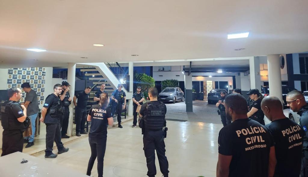 Polícia Civil desarticula célula de facção criminosa que promovia treinamento armado para membros em MT.
