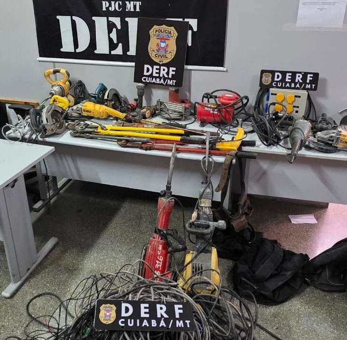 Polícia Civil prende homem por furto de fios de cobre.