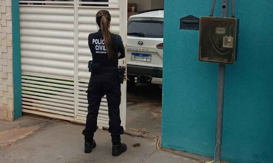 Polícia Civil prende influencer e outras três pessoas e sequestra veículo de luxo em operação contra fraudes eletrônicas.