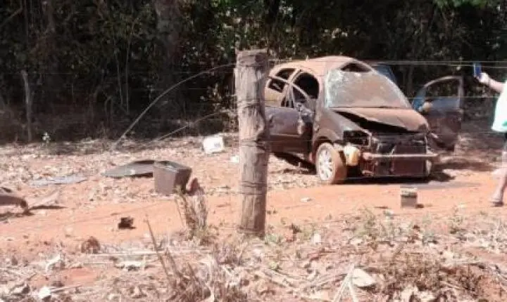 Casal fica ferido após carro capotar várias vezes na MT-457.