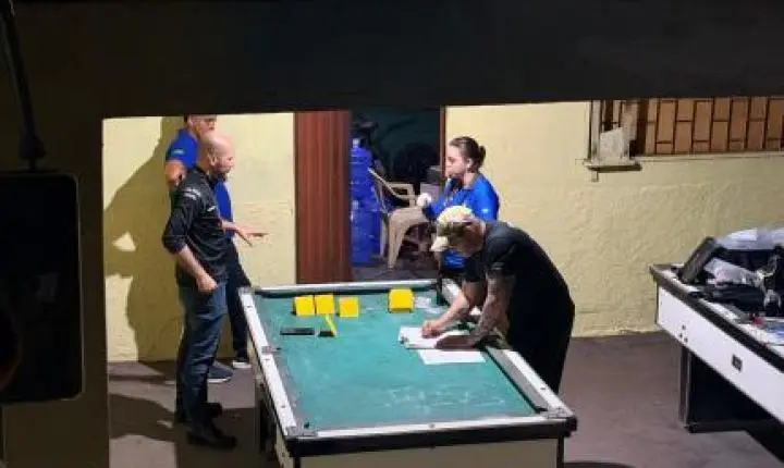 Dono de bar é assassinado durante a noite, DHPP investiga.