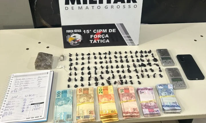 Força Tática apreende mais de cem porções de drogas e prende homem por tráfico de drogas.