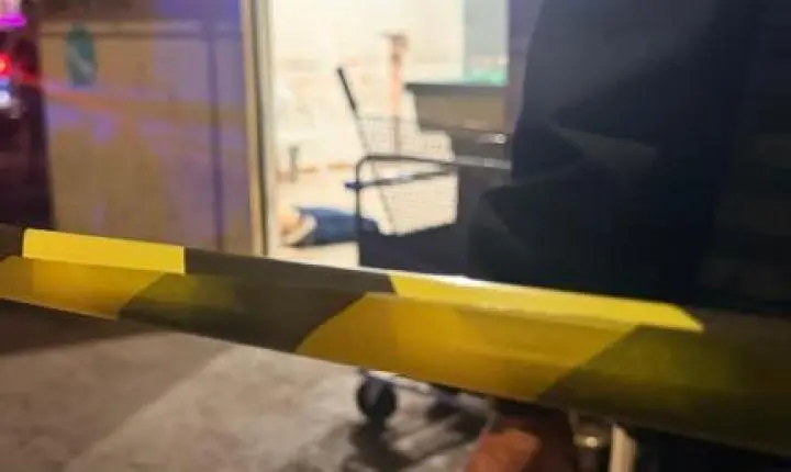 Homem é assassinado dentro de bar, suspeito foge.