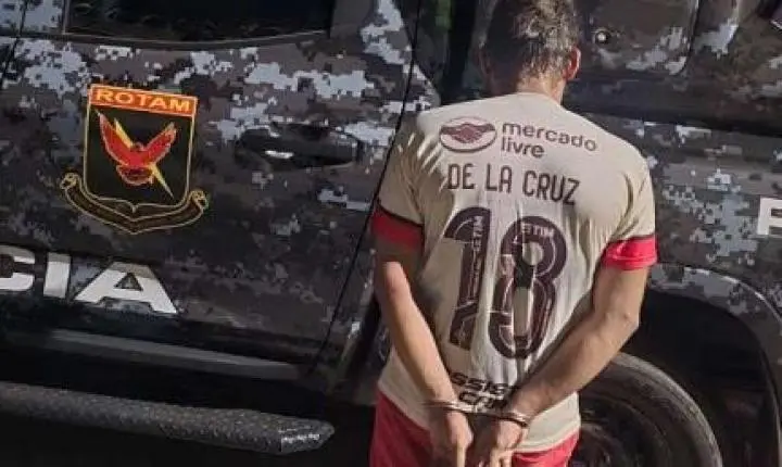 Jovem é preso com 42 porções de drogas durante ação da Rotam.